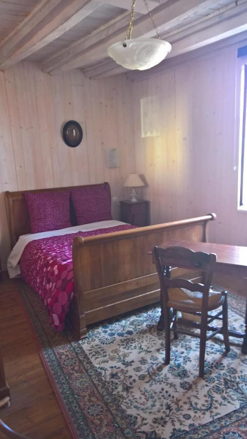 Chambre D Hote 1873 Frasne Bilik gambar